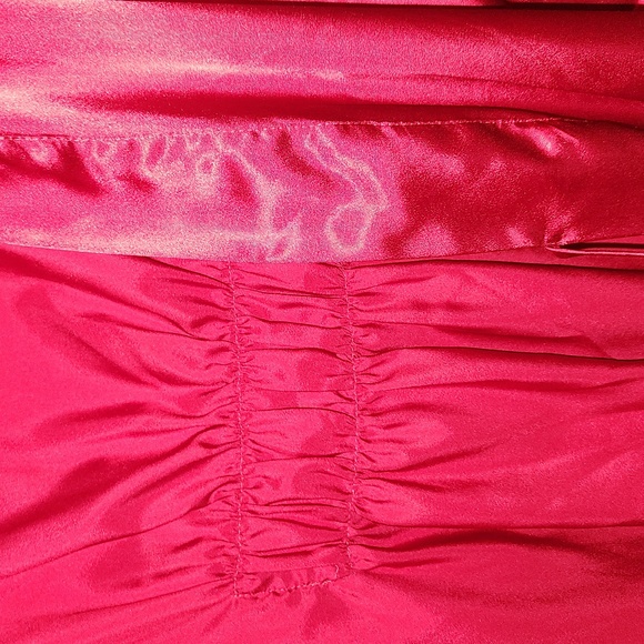 Victoria Secret Rub red satin robe - Picture 2 of 5